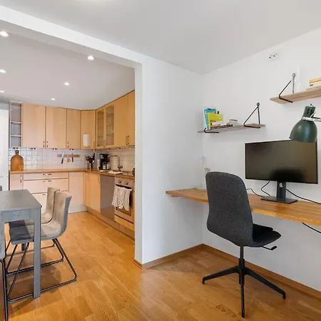 W Balcony Apartment *